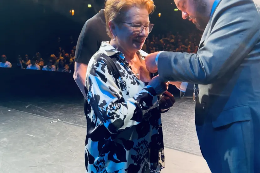 boysactionko elise boom