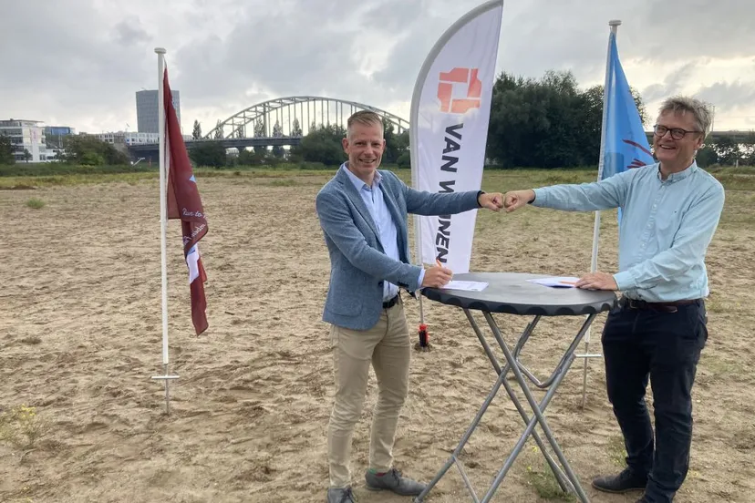 bridge to bridge20210831 foto ondertekening