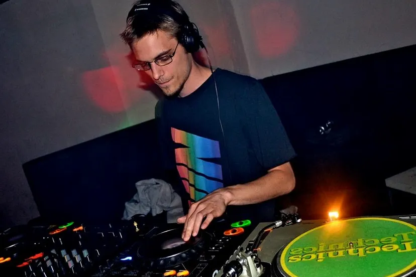 c6gqdllojya5uzd2gri681a4z leon paul switzerleonuxnext phase recordsarnhem