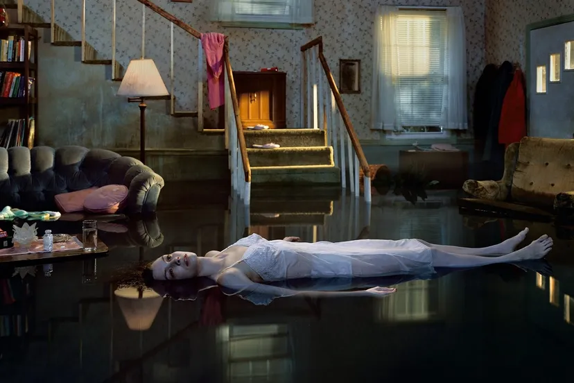 dp0usr3rm1us8oewtnsdekjwm gregorycrewdsonphoto04