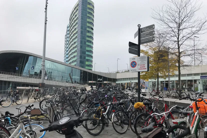 fietsen stationsplein