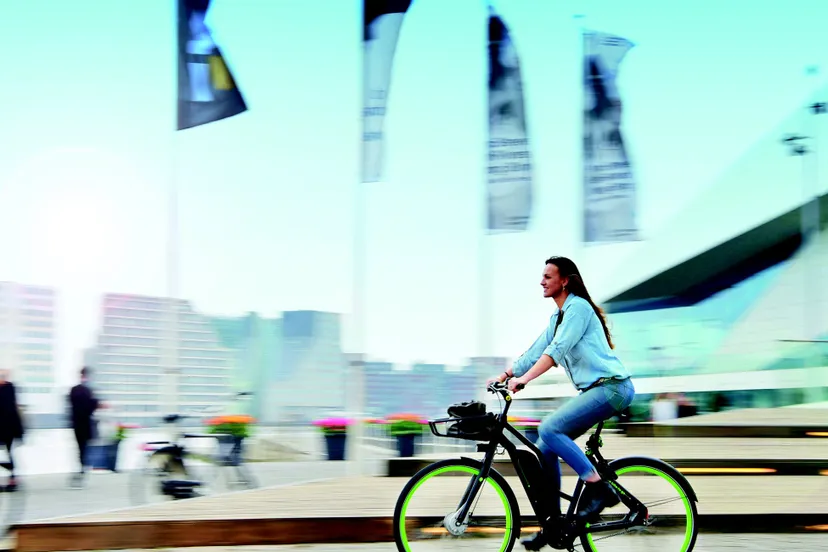 foto 1 de e deelfiets is een slimme en schone oplossing voor korte zakelijke ritten in de stad