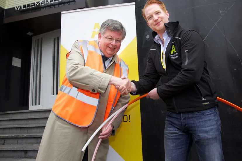 ghghmm9yldwuff1e7gggcc4vf breedbandarnhem20140506 2