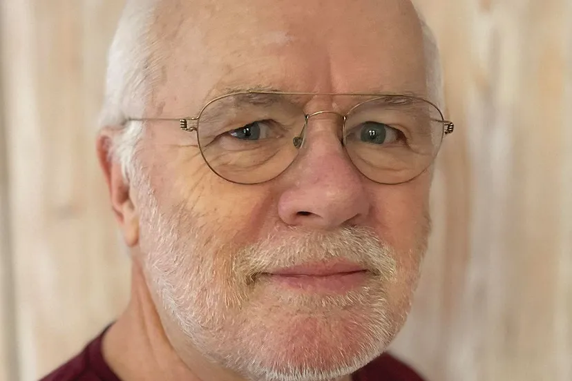 henkbrendel auteursfoto ingesteld