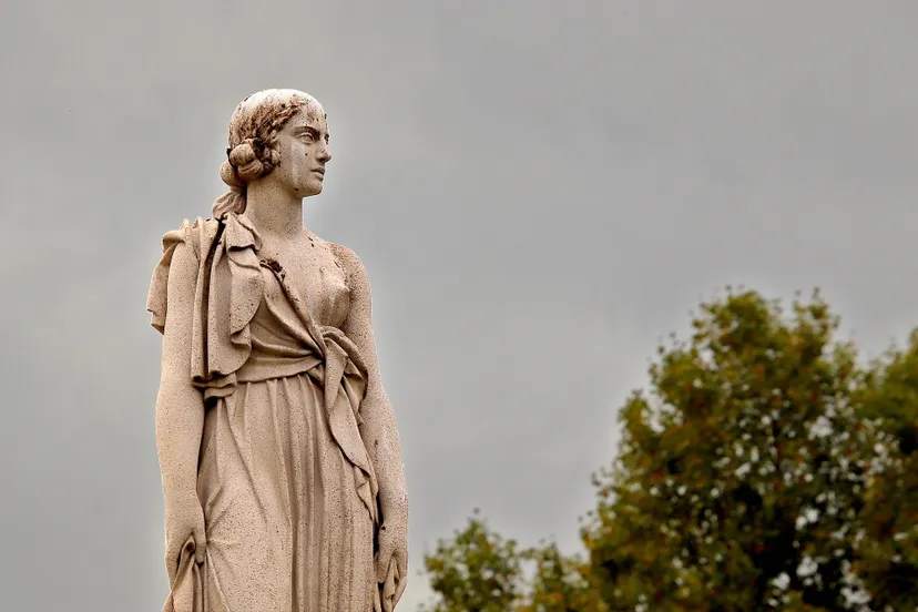 hoogsensitievevrouwensculpture 4587340 1920 1