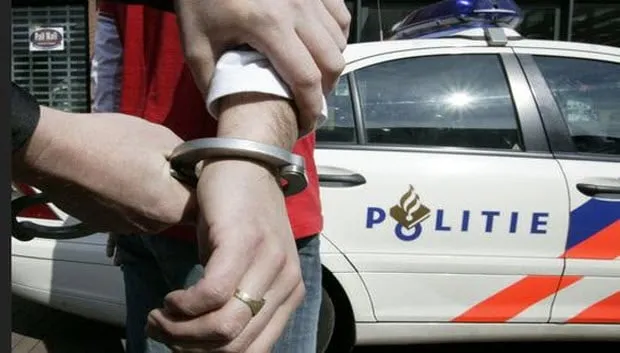 hzuv771enq1ttl1joglmu8brq politie arrestatie