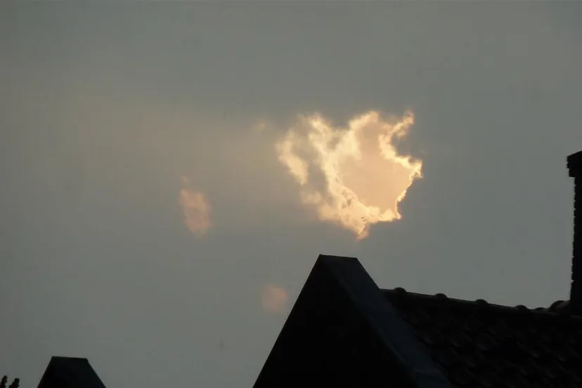 igd740kaegd04pwkevk5i76t8 donkere wolken velp 23juli2013 4