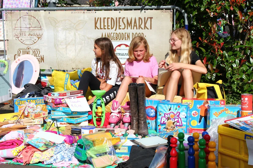 kleedjesmarkt bonte schaap festival 2022 vincent riebroekjpg