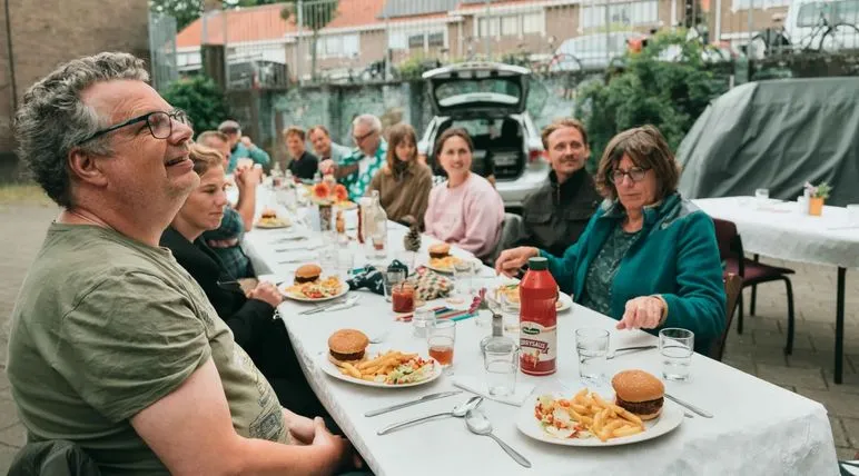 malburgenhee eet je mee met uit de bak prak bureau ruimtekoers