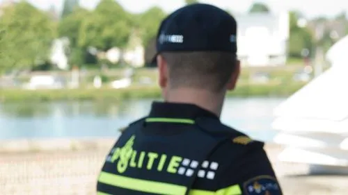 ndyisz6cg1gc11zn8yv6unngg agentpolitienieuwuniform112hulpdienstendienderhqpolitie