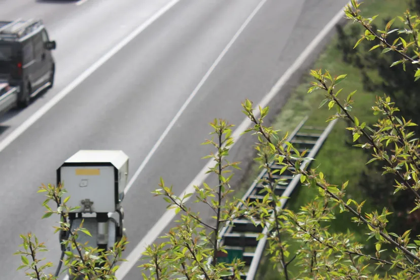 o02wc2oqa4ze7d5r2zvne3cfn flitsera50arnhem nieuws 2