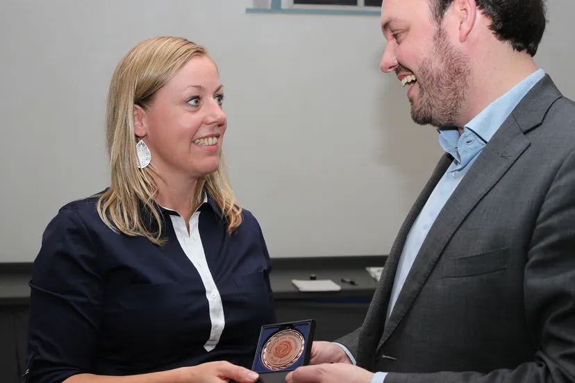 penning van verdienste voor martien louwers l