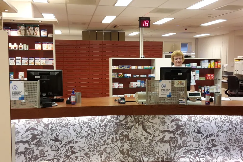 poliapotheek velp 10 jaar balie