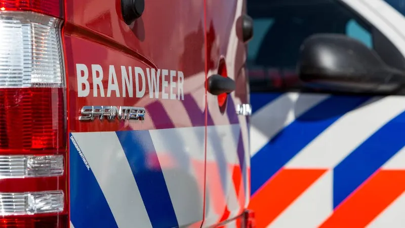 politiebrandweerauto en politieauto