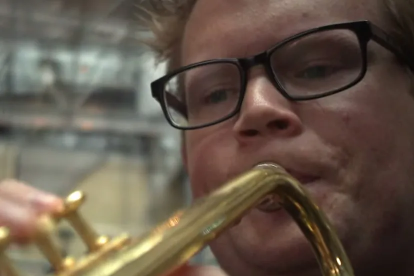 q8vjtdgy1yvytu4ey87szkref trompettist jeroen botma