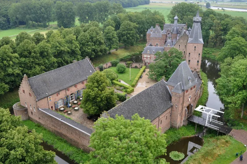 qoyefkg72blucpgqkjhkct4dm kasteeldoorwerth