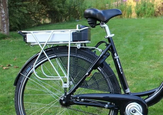 rechtbankfiets elektrisch accu wiel zadel