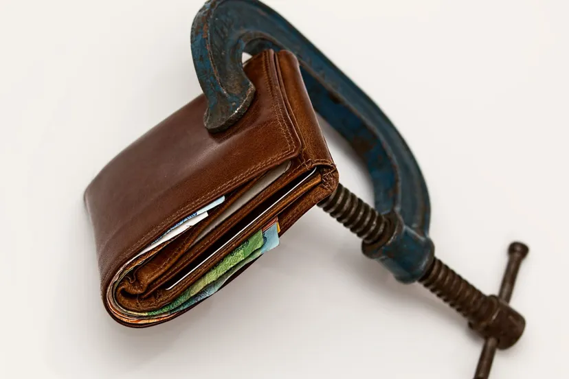 schuldencredit squeeze 522549 1920