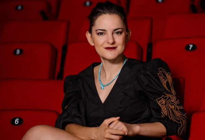 theater ad rijn eylul fidan akinci huisdramaturg foto kevin canales wr 2 verkleind 660x450 1