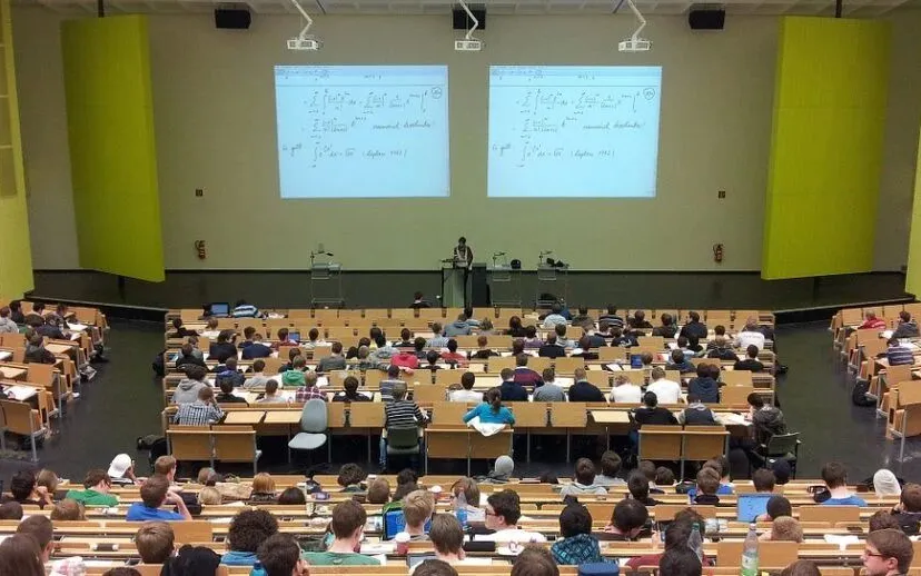 university nikolayhg pixabay 915x518 1