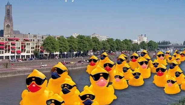 vx1cs4g3br40i5ez53uv02gul 923477 b poster 4