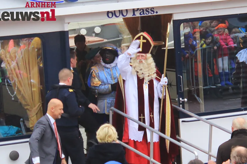 xmvx3ff3bosj4upccz57m6p50 intocht sinterklaas