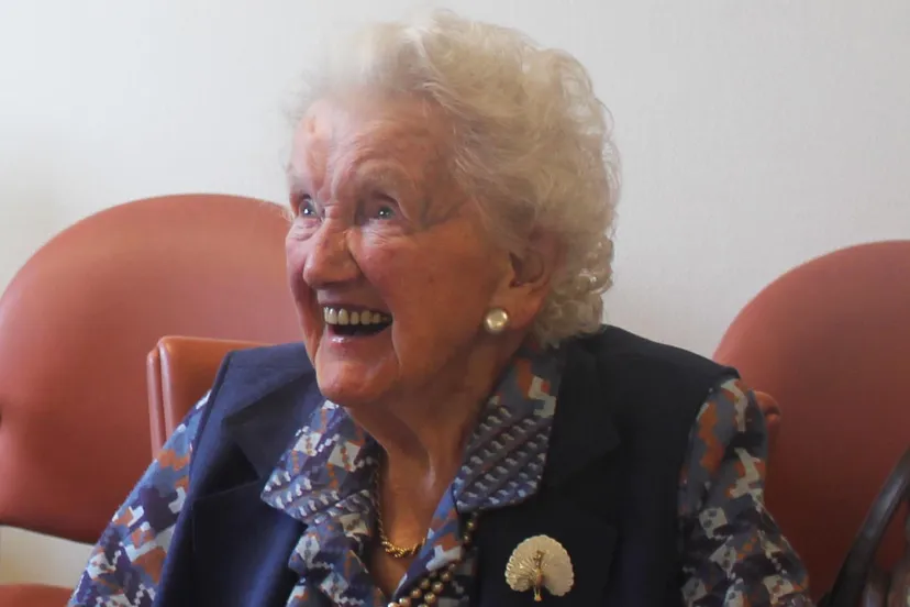 xy9nw6f26auckt2rb5qlrthhh mevr van der linden