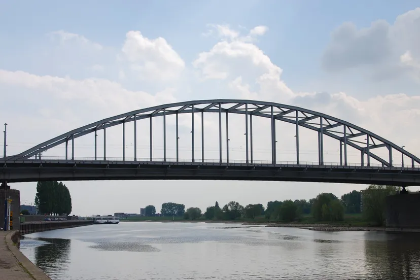 ybn02t6vv7riobzxyffdec1gw arnhemfrostbrug 4