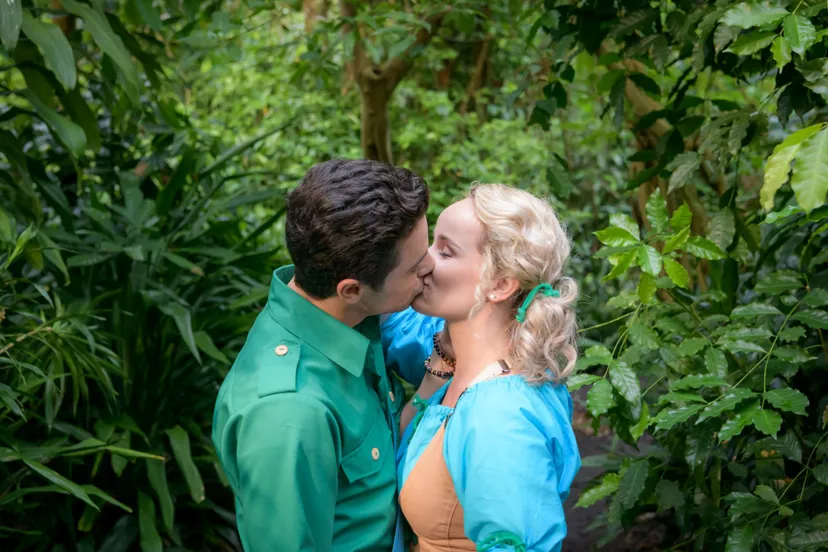 zoe silos de bush musical 4klein