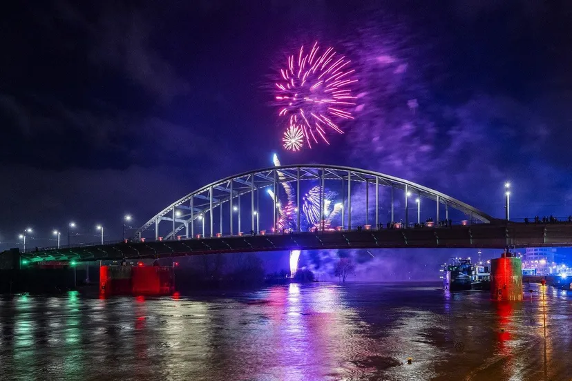 vuurwerknieuwjaar 168