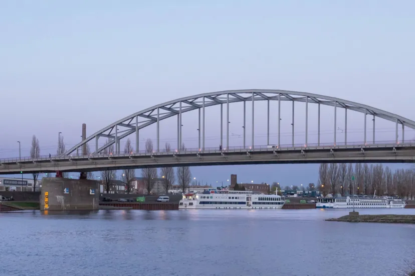 arnhem de john frostbrug rm529907 vanaf arnhem zuidwikimediaorg img 8947 2019 03 31 2013