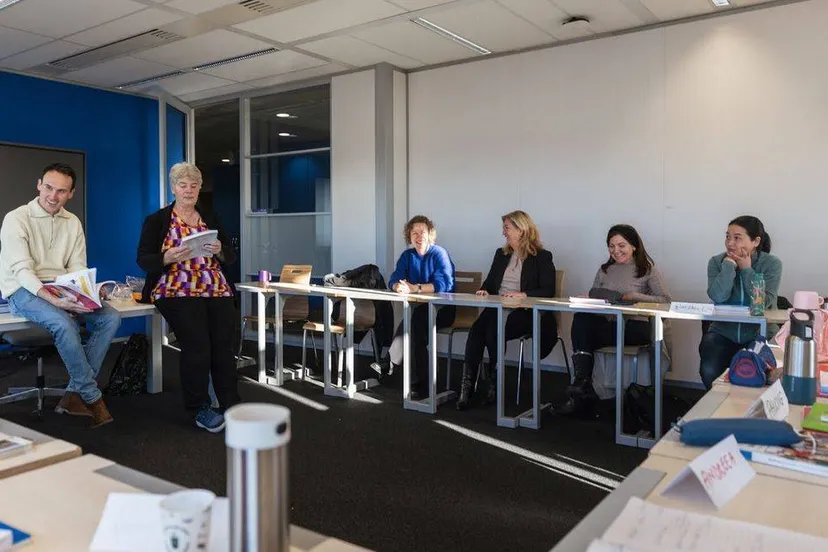 taallesarnhem start met taallessen voor statushouders in de zorg valerie spanjers jpg jpeg afbeelding 1920 1280 pixels geschaald 53