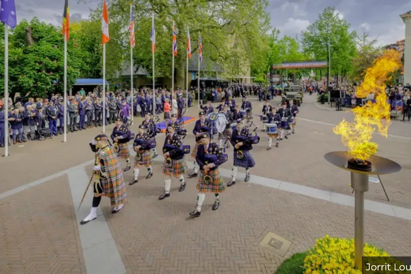 jorrit lousbergbevrijdingsvuurviering 5 mei in wageningen start met bevrijdingsvuur