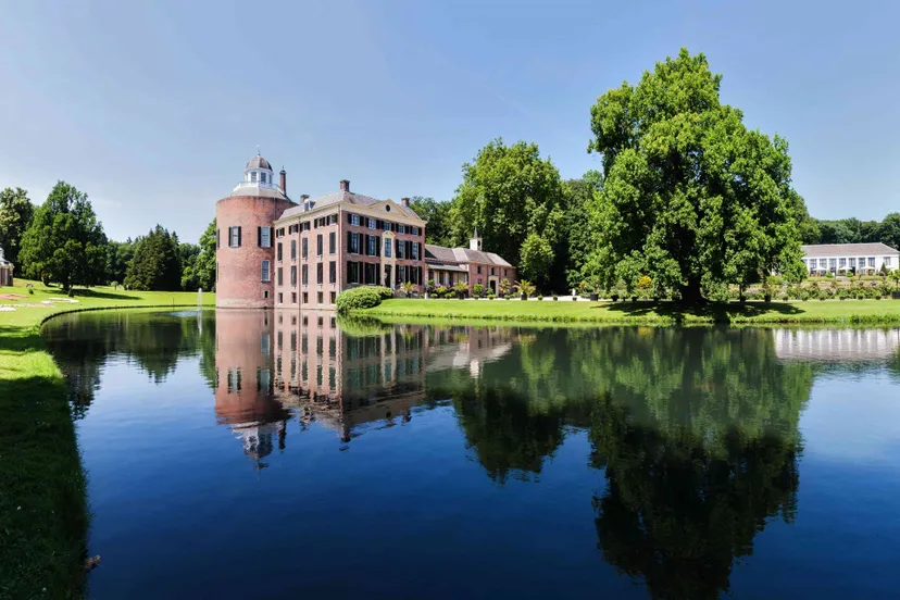 Kasteel-Rosendael-zijaanzicht---vrij-te-gebruiken