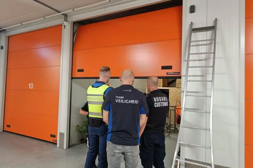 controle garageboxen door Interventieteam.IJsseloord