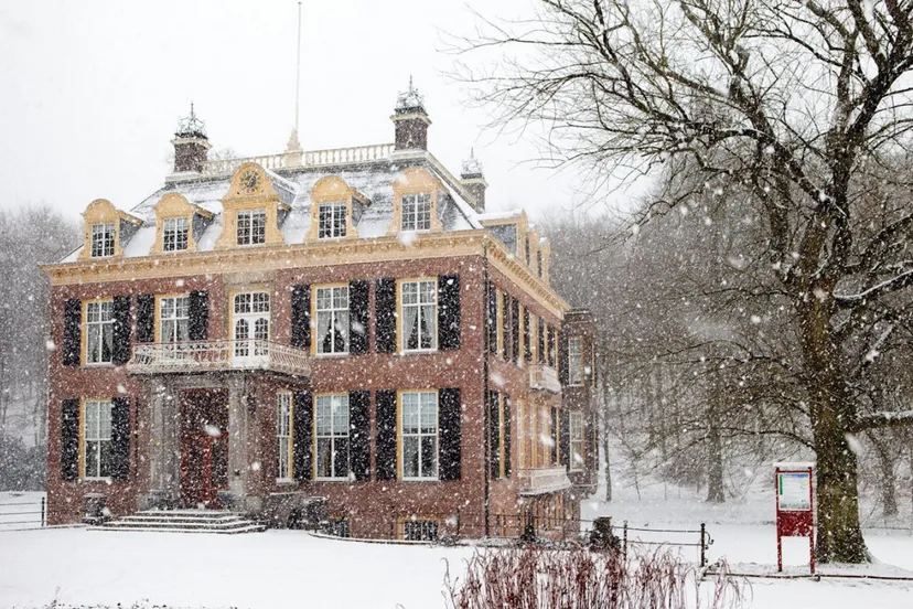 Huis Zypendaal-huis-winter-vooraanzicht-sneeuw-NvH-12-scaled.jpg (JPEG-afbeelding 1280 × 854 pixels) - Geschaald (75%)