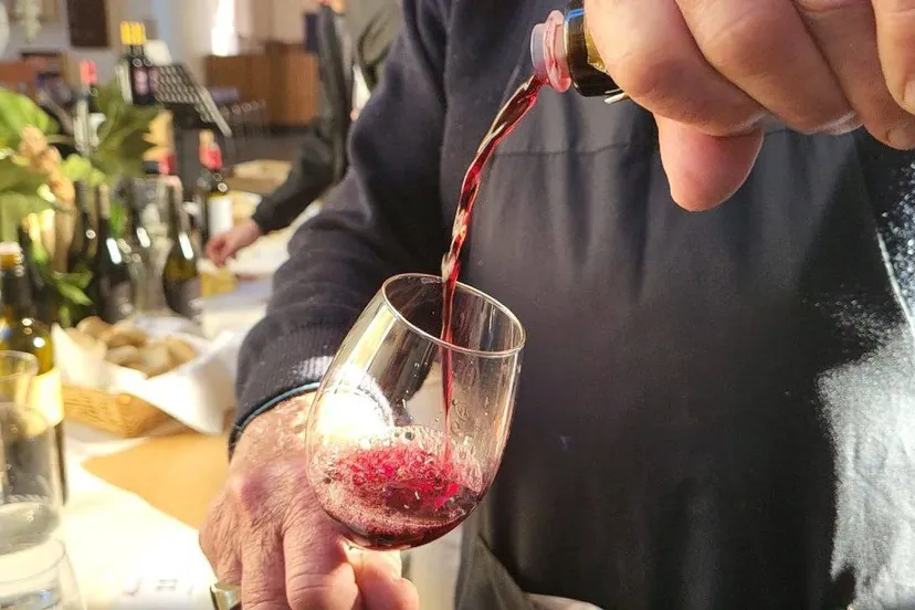 Wijn uitschenken Wijnproeverij Fabian Foundation