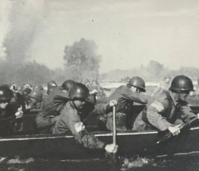 De Waaloversteek.Liberation Route Europe