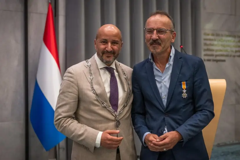 Koninklijke onderscheiding voor vertrekkend raadsgriffier Arnhem.Jozef- Gemeente Arnhem