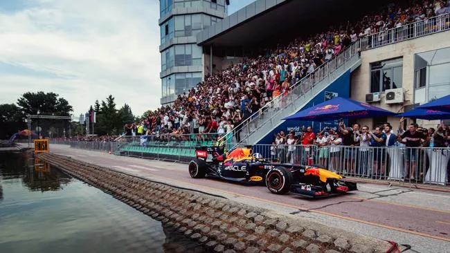 david coulthard oracle red bull racing showrun bulgaria action