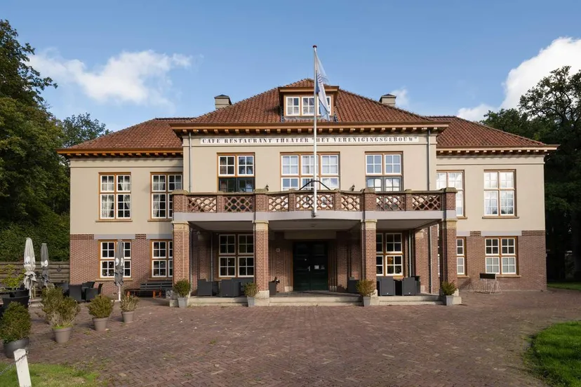 het verenigingsgebouw 2
