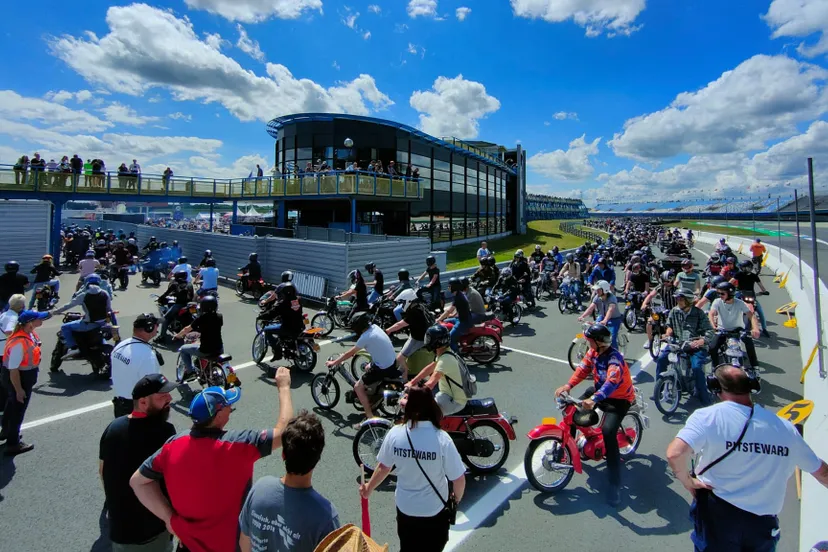 bromfietts 3 juli 2022 tt circuit assen