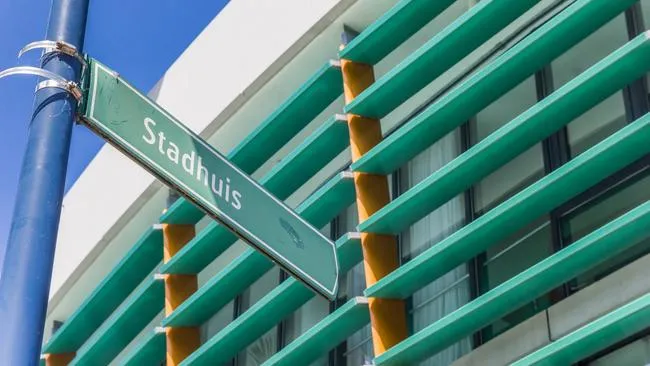 istock gemeentehuis