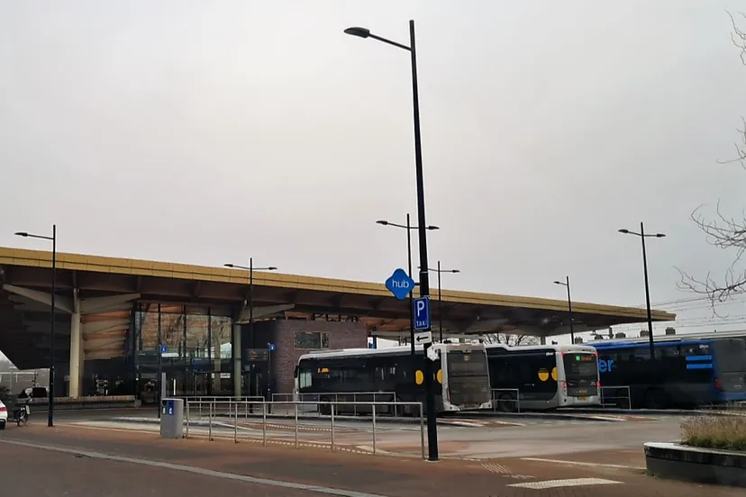 station met bussen