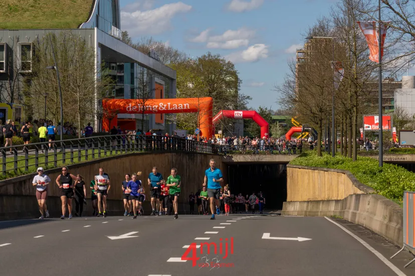 4 mijl emmen 2024 hondsrugtunnel naar finish raadhuisplein