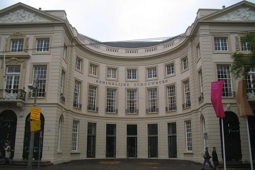 koninklijke-schouwburg-den-haag-cc-by-sa-30-wikipedia-commons-m-minderhoud
