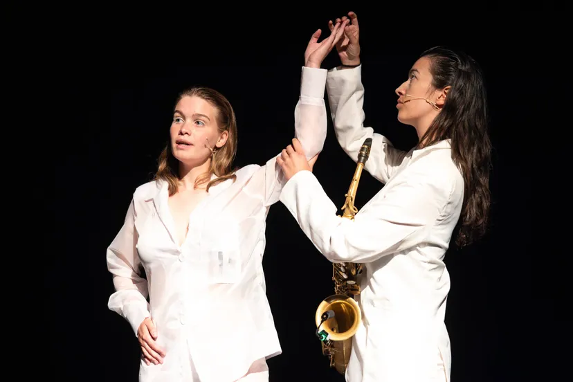 NEXT-theater-21cm-300dpi_SV21138