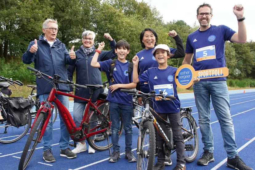 1 10 tom de boevere en zijn familie fietsen de sleutel van papendal naar otterlo scaled
