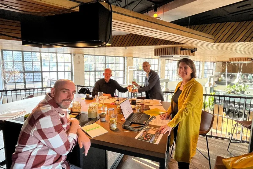 4427 f972ed4fdc84505cf8015548562f77e7