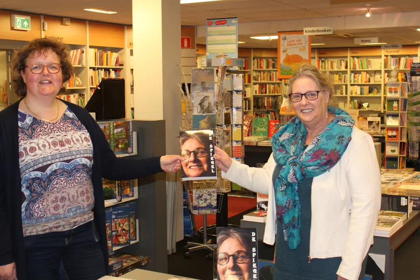 de spiegel bij boekhandel romijn